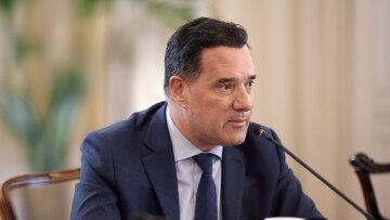 Ο Γεωργιάδης «ανέβασε» την ανάρτηση της ιδρύτριας του «A Little Shelter»: Η Κατρίνα Τσάνταλη πήγε στο ΚΑΤ για ράμματα και εκθειάζει τα δημόσια νοσοκομεία