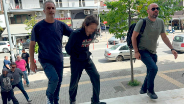 Στον εισαγγελέα οι κατηγορούμενοι για τη δολοφονία στη Θεσσαλονίκη, έδεσαν τούβλα στη σορό και την πέταξαν στον Λουδία ποταμό