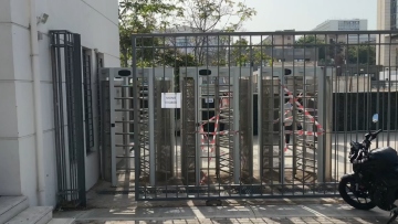 Πύλες ελέγχου και μηχανήματα X-ray σε Λουκάρεως και Δέγλερη, δείτε βίντεο με τα νέα μέτρα στο Πρωτοδικείο μετά την ένοπλη επίθεση