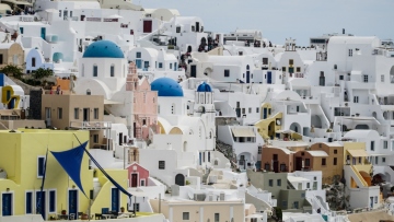 14 ερωταπαντήσεις για το νέο χωροταξικό για τον τουρισμό: Τι αλλάζει στις κορεσμένες περιοχές σε νησιά και ηπειρωτική χώρα