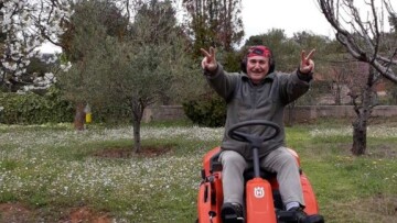 
«Η καρδιά του ανθρωπισμού, της αλληλεγγύης, της φιλοξενίας»: Το Μετόχι Ημαθίας του ηθοποιού Παύλου Κοντογιαννίδη
