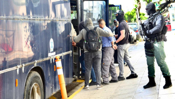 Πώς δρούσε η ομάδα που «άδειασε» την τράπεζα στην Κάτω Τιθορέα – Είχαν χρονομετρήσει την απόσταση, κουβαλούσαν Καλάσνικοφ και Scorpion
