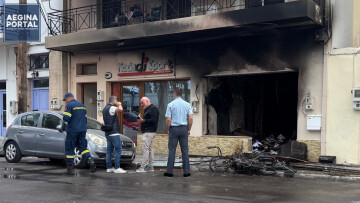 Καταστράφκε ολοσχερώς μετά από φωτιά η σχολή οδηγών του δημάρχου Αίγινας - «Οι Αρχές εξετάζουν όλα τα στοιχεία», λέει ο ίδιος