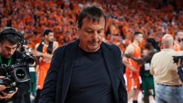Άταμαν: Αποχώρησε από τη συνέντευξη Τύπου μετά από ερώτηση για το Final Four 