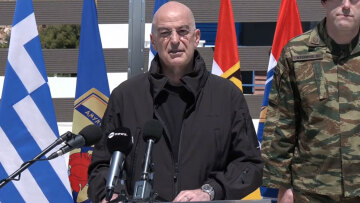 Αυστηρό μήνυμα Δένδια για το ουκρανικό drone: «Μας οφείλονται σαφείς εξηγήσεις, έθεσε σε κίνδυνο την ασφάλεια της ναυσιπλοΐας»