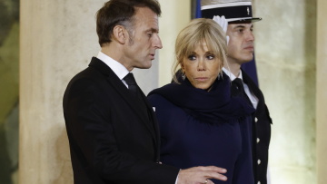Η Μπριζίτ ήξερε πριν την κυκλοφορία για το βιβλίο που γράφει για το χαστούκι στον Μακρόν και την Ιρανή: «Όλα είναι τεκμηριωμένα» λέει ο συγγραφέας