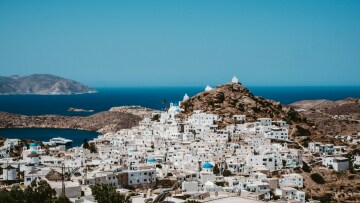Ίος: Εκεί όπου βρίσκεις την ουσία του καλοκαιριού
