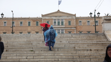 Άστατος ο καιρός σήμερα με αφρικανική σκόνη, πού θα βρέξει