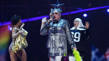 Η Βέρκα Σερντιούτσκα επέστρεψε στη Eurovision: Όλο το στάδιο τραγούδησε μαζί της το «Volare», βίντεο