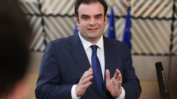 Το νέο στοίχημα Πιερρακάκη για το χρέος
