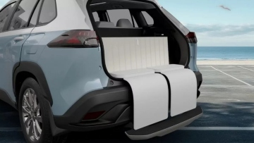 H Toyota Corolla Cross εμπνέεται από την Rolls Royce
