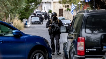 Προθεσμία για να απολογηθούν πήραν οι ανιψιοί που ξυλοκοπούσαν και εκβίαζαν αγρότες στην Κρήτη, συνελήφθη σε νοσοκομείο της Αθήνας ο θείος τους