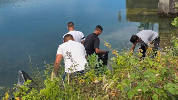 Ρομά καθάρισαν τη λίμνη Μοσχάτου στην Καρδίτσα: Συγκεντρώθηκαν τρεις τόνοι απορριμμάτων, δείτε εικόνες