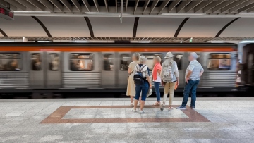 Περισσότερα δρομολόγια, μικρότερες αναμονές και αύξηση επιβατών στα ΜΜΜ, τα στοιχεία του ΟΑΣΑ για τις συγκοινωνίες της Αθήνας