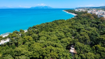 Μια ανοιξιάτικη διαδρομή στα παράλια του Κορινθιακού
