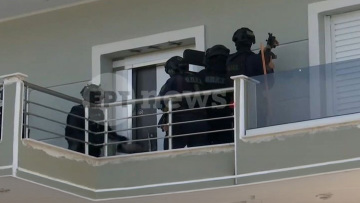Καρέ καρέ η επιχείρηση «σκούπα» στα Άνω Λιόσια: 17 συλλήψεις για ναρκωτικά και ρευματοκλοπή