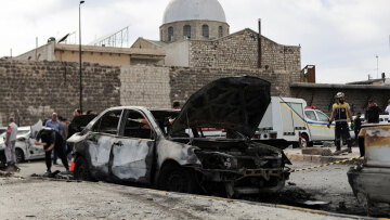 Ένας νεκρός στρατιώτης και τουλάχιστον 18 τραυματίες μετά από έκρηξη αυτοκινήτου έξω από κτίριο του Υπουργείου Άμυνας στη Δαμασκό