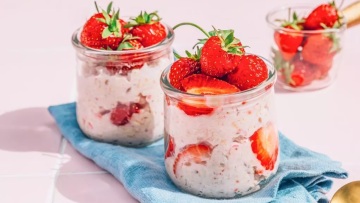 Από smoothie μέχρι overnight oats: 8 θρεπτικά πρωινά με σπόρους chia