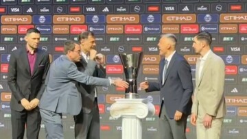 Βίντεο: Τα πειράγματα και τα χαμόγελα Μπαρτζώκα, Γιασικεβίτσιους στην κοινή φωτογράφιση
