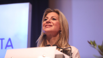 Καρυστιανού: «Στελέχη του κόμματός μας είναι μόνο τα πρόσωπα που θα δημοσιευθούν στην ιστοσελίδα μας»