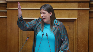 Η απάντηση Κωνσταντοπούλου στον Φλωρίδη: Και την Ιωάννα της Λωραίνης την είπαν τρελή, οι τρελές θα σας οδηγήσουν στη δικαιοσύνη