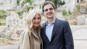 Δείτε φωτογραφία: Η Μαρέβα Μητσοτάκη στο Μυστρά με τον εορτάζοντα γιο της, Κωνσταντίνο