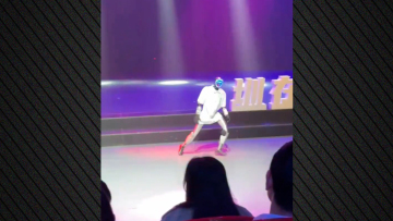 Ρομπότ πήγε να χορέψει το «Billie Jean» του Μάικλ Τζάκσον και όλα... πήγαν στραβά, δείτε βίντεο