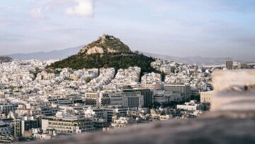 3 διαμερίσματα προς πώληση σε κεντρικές περιοχές της Αθήνας
