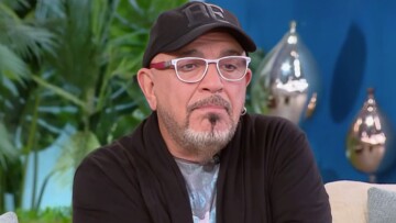 Γιάννης Ζουγανέλης: Κάποτε ένας παραγωγός μου είπε να αλλάξω το επώνυμό μου, δεν ήθελα γιατί είναι στη μνήμη του πατέρα μου
