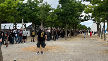 Σε ρυθμούς Iron Maiden απόψε το ΟΑΚΑ: Ξεκίνησαν από νωρίς οι ουρές για την μεγάλη συναυλία, δείτε εικόνες