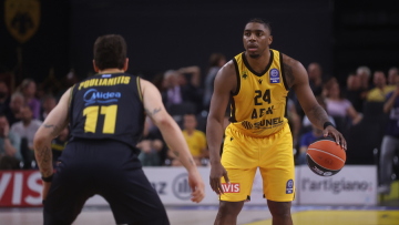 Η ΑΕΚ πήρε με 102-99 το θρίλερ κόντρα στον Άρη και προκρίθηκε στα ημιτελικά της GBL, δείτε βίντεο