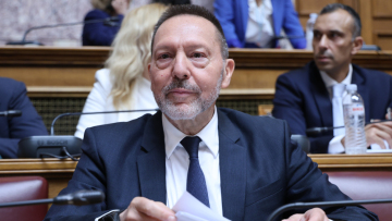 Βουλή: Ανανεώθηκε για τρίτη φορά η θητεία του Γιάννη Στουρνάρα στην Τράπεζα της Ελλάδος
