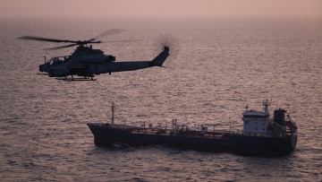 «Τα Στενά θα ανοίξουν με τον έναν ή τον άλλο τρόπο» προμηνύουν οι ΗΠΑ μετά τα χτυπήματα στο Ιράν, «δεν έχετε ασφαλές καταφύγιο στον Κόλπο» προειδοποιεί ο Χαμενεΐ