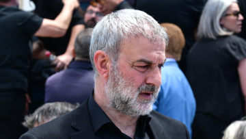 Ο σπαρακτικός επικήδειος του Τραϊανού Δέλλα για την Γωγώ Μαστροκώστα: Από την ημέρα που σε γνώρισα, ήθελα μόνο να σε προσέχω, να σε φροντίζω και να σε προστατεύω