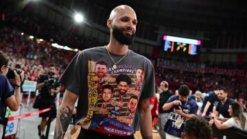 Ολυμπιακός: Το φοβερό t-shirt  του Φουρνιέ για τους πρωταθλητές Ευρώπης, βίντεο και φωτογραφίες 
