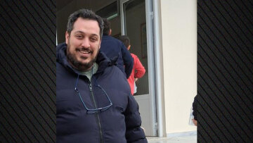 Πήγαινε να συναντήσει την οικογένειά του ο 37χρονος διευθυντής του δημοτικού σχολείου στον Φενεό που σκοτώθηκε σε τροχαίο
