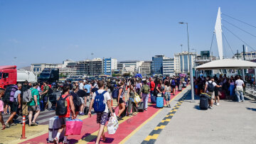 Έξοδος τριημέρου Αγίου Πνεύματος: Πάνω από 28.800 εκδρομείς θα αναχωρήσουν σήμερα από τα λιμάνια της Αττικής - Αυξημένη κίνηση σε ΚΤΕΛ Κηφισού και Λεωφόρο Αθηνών