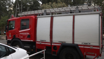Φωτιά τώρα στον Λυκαβηττό και διακοπή της κυκλοφορίας
