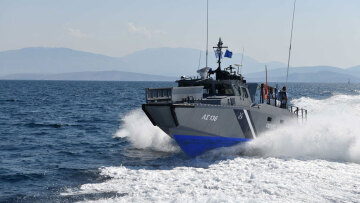 Δύο γυναίκες τραυματίστηκαν από μεγάλο κυματισμό που προκάλεσε ταχύπλοο στην Ζάκυνθο