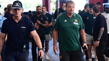 Παναθηναϊκός: Η άφιξη των πρασίνων στο ΣΕΦ για τον τελικό με τον Ολυμπιακό, με την ομάδα και ο Σλούκας, βίντεο και φωτογραφίες
