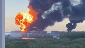 Ο ουκρανικός στρατός έπληξε τον τερματικό σταθμό πετρελαίου της Αγίας Πετρούπολης