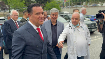 Στο ΑΧΕΠΑ για τα εγκαίνια της νέας οφθαλμολογικής κλινικής ο Άδωνις Γεωργιάδης, ο διάλογος με τους εργαζομένους, δείτε βίντεο
