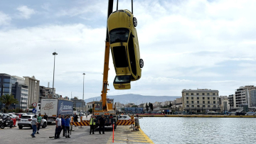 Νεκρός ο 59χρονος οδηγός ταξί που έπεσε με το αυτοκίνητο στο λιμάνι του Πειραιά