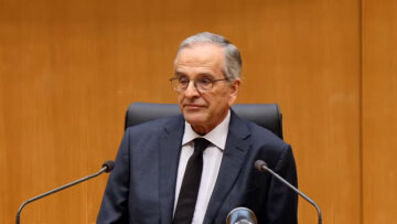 Σαμαράς για τις επιθέσεις με γκαζάκια στα σπίτια στελεχών της ΝΔ: Η βία δεν έχει θέση σε μια πολιτισμένη και δημοκρατική κοινωνία
