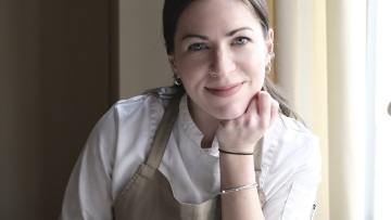 Βασιλική Γιαμούρα: H pastry chef που μαθαίνει κανόνες για να τους σπάει