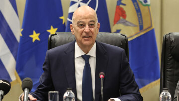 Τουρκική παρενόχληση στο αεροσκάφος του Δένδια - Το έκαναν και στους Γάλλους και τους Ολλανδούς