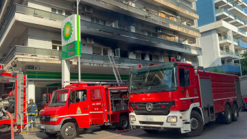 Φωτιά σε διαμέρισμα στη Θεσσαλονίκη, απεγκλωβίστηκαν δύο άτομα
