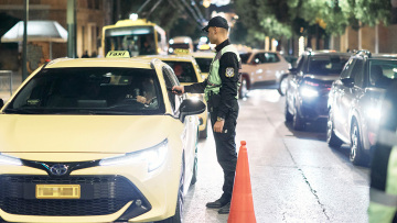 Τα αλκοτέστ έκοψαν 12% τα ποτά στους ξενύχτηδες, έπεσε 10% η κατανάλωση ουίσκι και πίνουν μπίρες χωρίς αλκοόλ
