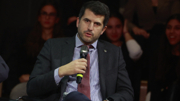 «Είχα καταλάβει ότι κάτι δεν πήγαινε καλά, γι' αυτό τον είχα ξηλώσει από την πολεοδομία», λέει ο δήμαρχος Κηφισιάς για τον κουνιάδο του Ευθύμιου Μπακογιάννη