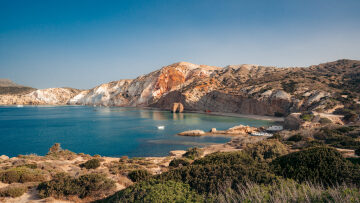 Το υπερθέαμα των παραλιών της Μήλου